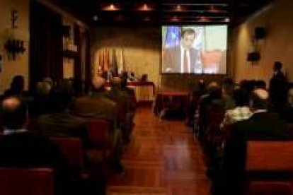 Representantes del Ministerio de Defensa y miembros del PSOE arroparon la presentación del proyecto