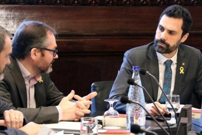 Ferran Torrent, presidente del Parlament, durante la reunión de la Mesa.