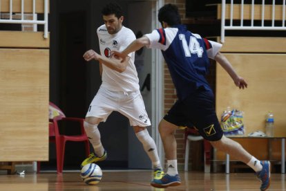 Omar Sousa, a la izquierda, con la selección de León.