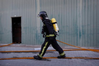 Un bombero durante una salida. J. F. S.