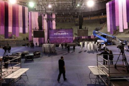 El pabellón de Vistalegre (Madrid) en pleno montaje, este viernes, para la segunda asamblea ciudadana de Podemos.