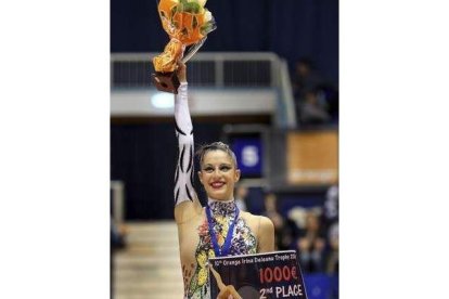 Carolina logró en Rumanía un resultado brillante. Fue segunda en la general y la mejor en mazas.