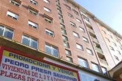 Cada español acarrea una deuda media a bancos y cajas de 9.330 euros por habitante