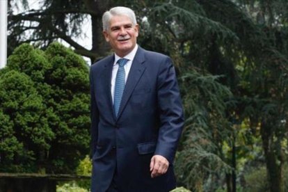 El ministro de Exteriores, Alfonso Dastis, en el complejo de la Moncloa.