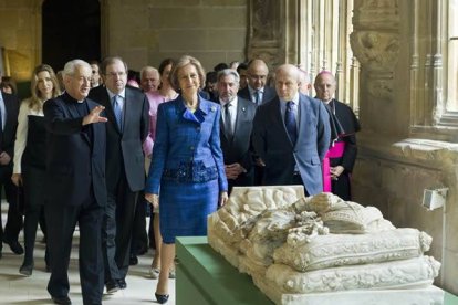 La reina, junto a Agustín Lázaro, Juan Vicente Herrera  y José Ignacio Wert.