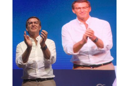 Alberto Núñez Feijóo, en el congreso del PP de Extremadura. JERO MORALES