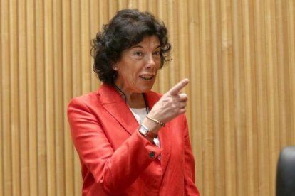 La ministra de Educación, Isabel Celaá, este martes en el Congreso de los Diputados.