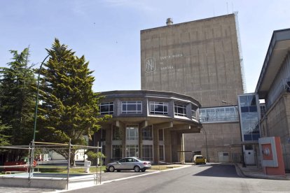 Fachada de la central nuclear de Santa María de Garoña.