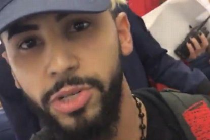 El 'youtuber' Adam Saleh acusa a Delta de expulsarle de un avión por hablar árabe.