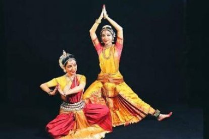 Las bailarinas Madhavi Mudgal y Alarmel Valli