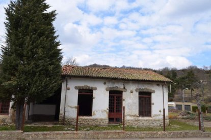 El complejo lo forman cinco edificaciones abandonadas y en deficientes estado de conservación. CASTRO