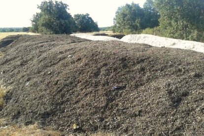 Objetos encontrados en el compost del CTR en las cercanías de Villaobispo de Otero.