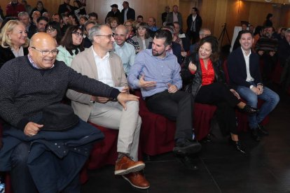 Candidato a la Alcaldía de Ponferrada y líderes socialistas. ANA BARREDO