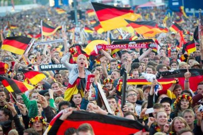 Aficionados alemanes, durante el partido que enfrentó a Alemania con Ghana (2-2), el pasado día 21.