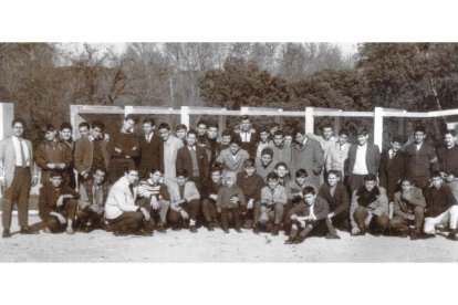 Grupo de cubanos en España en 1966, que formó parte de los niños que viajaron a este país