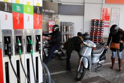 Este nivel en los precios de los combustibles ha estado marcado por la espiral alcista en que se encuentra el precio del crudo.