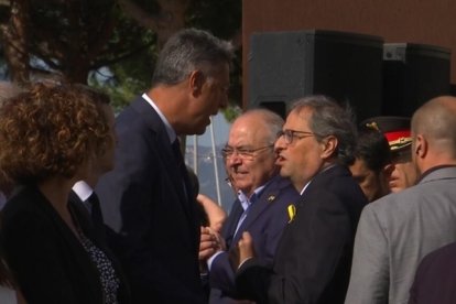 Tensión entre Torra y Albiol durante el acto de homenaje a las víctimas del 17-A en Cambrils.