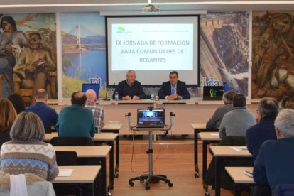 El presidente de Ferduero, Ángel González, y del Itacyl, Rafael Sáez, ayer durante la jornada. MEDINA