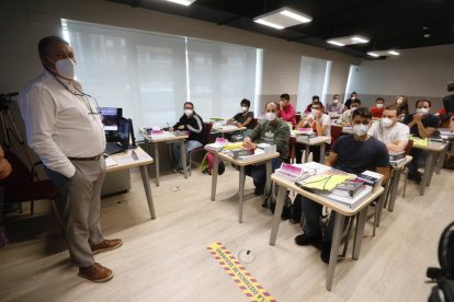 El curso, con los 45 alumnos, acaba de arrancar esta misma mañana. RAMIRO