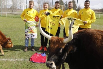 El sorteo de ‘La Caca de la Vaca’ se celebra por segundo año consecutivo. MARCIANO