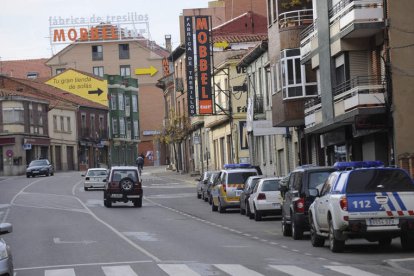 Párroco Pablo Diez en uno de sus primeros días con el nuevo radar móvil.