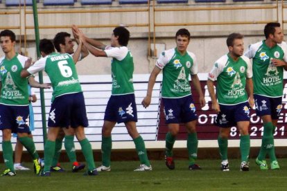 El Atlético Astorga celebra el gol que sirvió para sumar tres puntos muy importantes.