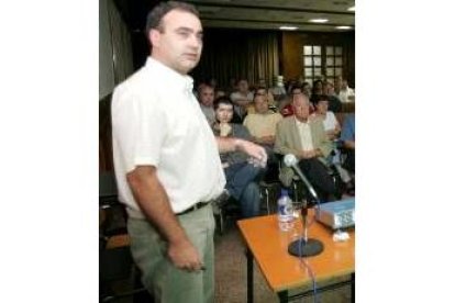 Julián Alonso, en una imagen de archivo, durante una conferencia