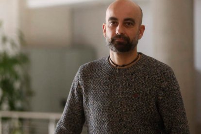 Manuel Fabio Flechoso del Cueto, en el edificio de la delegación de la Junta en León. FERNANDO OTERO