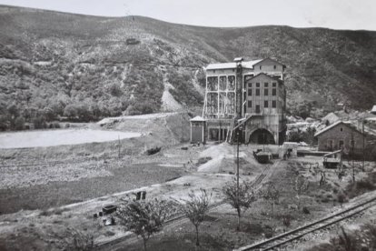 Imagen del lavadero de La Recuelga e la década de los 50, todavía activo. CORTESÍA DE ROBERTO MATÍAS