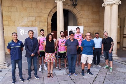 Presentación del primer Torneo de Balonmano Playa Llanos de Alba. DL