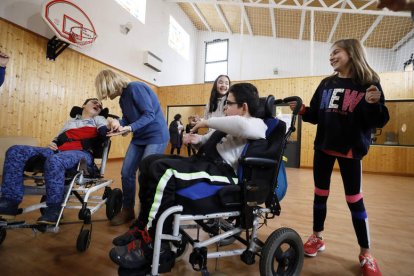 Actividad inclusiva de Aspace en Lorenzana en enero. MARCIANO PÉREZ