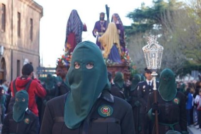 Imagen de una procesión de María del Dulce Nombre, en fotografía de archivo. J. NOTARIO