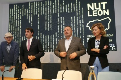 Un momento de la presentación del documento inicial de las normas urbanísticas en el ILC. FERNANDO OTERO