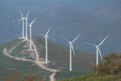 En la comarca del Bierzo hay en desarrollo proyectos que suman 422 megavatios. L. DE  LA MATA