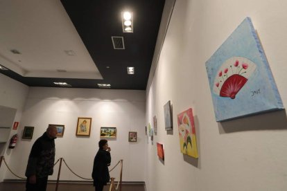 La muestra de artistas de Ambi puede verse en ‘EscaparArte’ del centro comercial El Rosal. DE LA MATA