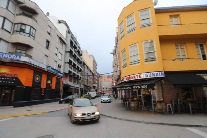 Esquina del restaurante Gundín, uno de los más antiguos de la ciudad, en el barrio de La Puebla. LDM