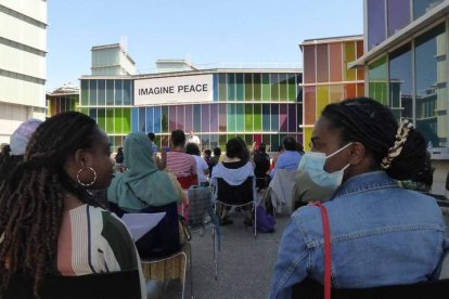 La diversidad cultural y la poesía se dieron la mano con la infancia en el Musac. PACO FERGAR