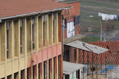 Las antiguas escuelas del barrio de La Inmaculada, en una imagen de archivo. JESÚS F. SALVADORES