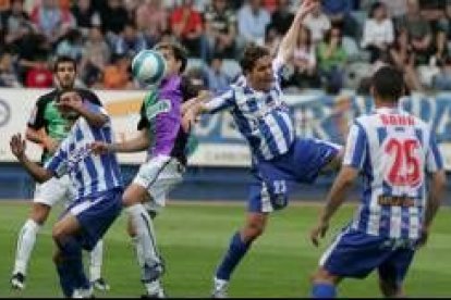 Cifuentes y Dani Borreguero fueron los dos mejores jugadores de la Deportiva ayer ante el Málaga CF