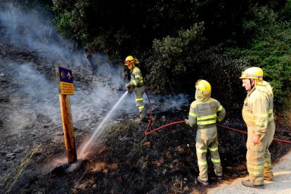 El fuego ha afectado a un tramo señalizado del Camino de Santiago en Villafranca.