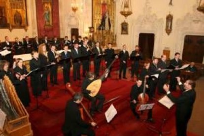 Imagen de los integrantes de la Grande Chapelle, que actúa hoy en el Auditorio