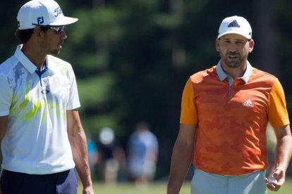 Rafa Cabrera y Sergio García, en la vuelta de prácticas que han compartido antes del Campeonato de la PGA.