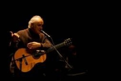 Amancio Prada durante un concierto en el Auditorio