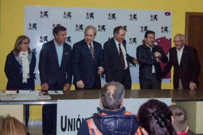 Inauguración ayer de la sede electoral de UPL en San Andrés del Rabanedo.