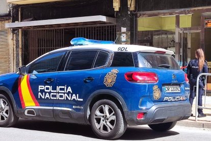 La rápida actuación de los efectivos policiales evitó una tragedia. DL