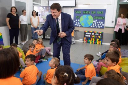 El presidente de la Junta, Alfonso Fernández Mañueco, anunció la ampliación de la gratuidad en la inauguración del curso en Soria. CONCHA ORTEGA