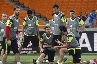 Los jugadores de la selección española en la sesión de entrenamiento previa al partido.