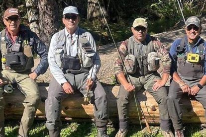 antos Becerro, a la derecha en la primera foto, se colgó el bronce por equipos. Castro Pinos, Bao, Castro y Álvarez Tejedor, foto de la derecha, fueron oro en máster. KIKE/DL