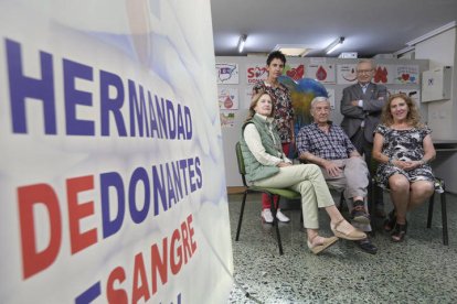 Rosa Gómez Gallego, Inmaculada Benéitez, Manuel Ballesteros, Martín Manceñido y Concepción García. FERNANDO OTERO