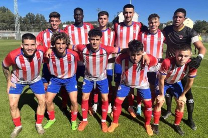 El Atlético Bembibre disputó un partido vibrante que finalmente se llevó el Real Ávila. ATLÉTICO BEMBIBRE